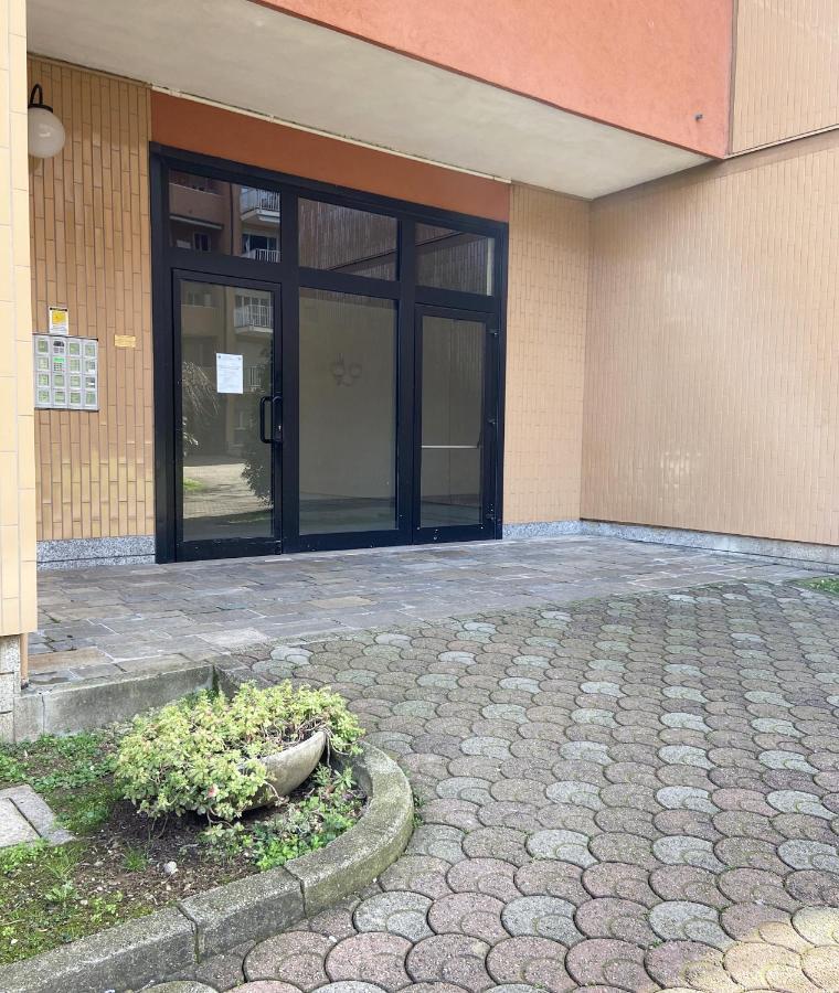 Casa Di Laura Mono E Bilo Di Fronte Ospedale San Raffaele Apartment Сеграте Екстериор снимка